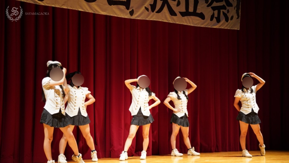 創作ダンス部のダンスパフォーマンス